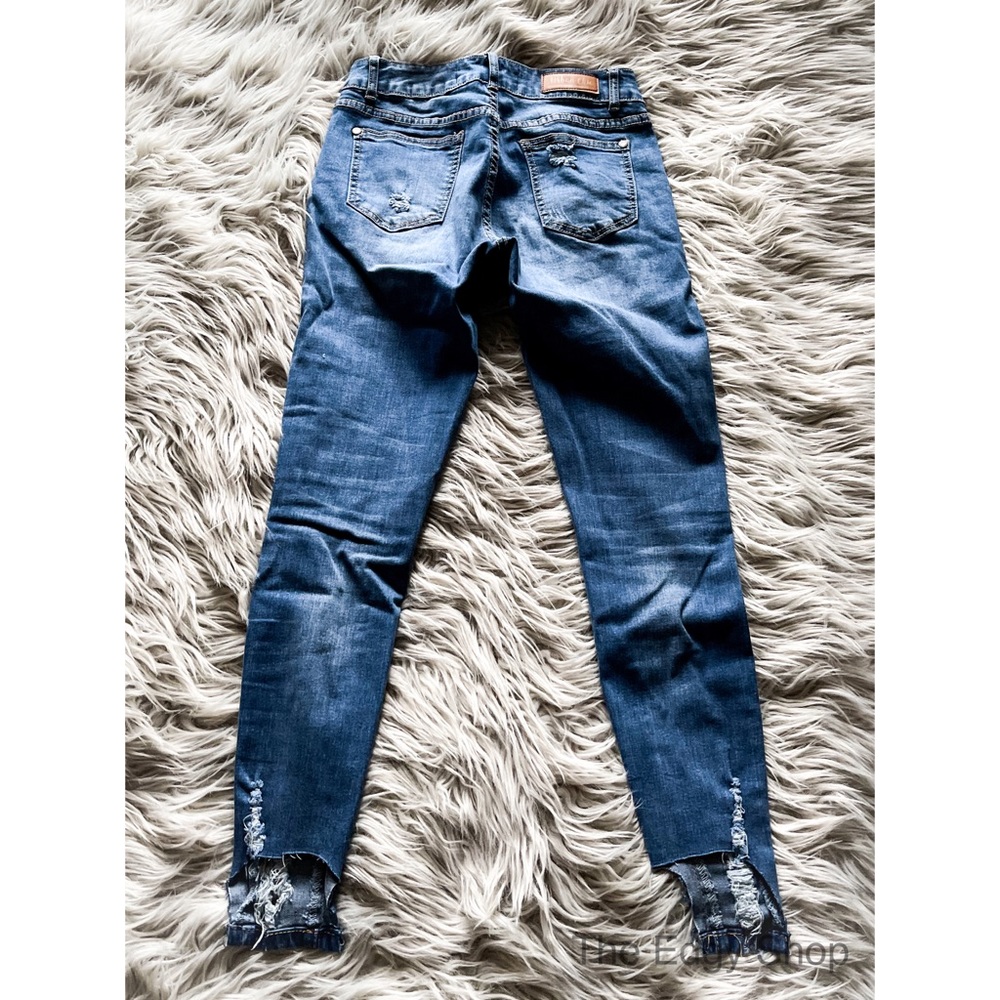 Urban Chic | Destroyed Cut Out Hem Skinny Jeans - Picture 3 of 6